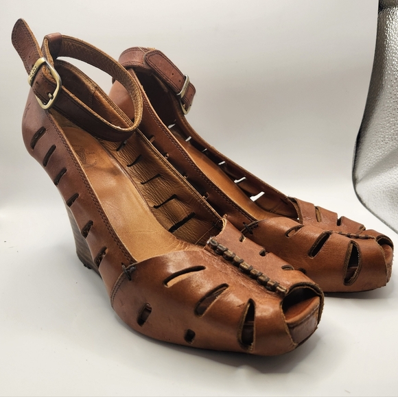 Frye Gwen Ankle Strap Leather Wedge Sandal Cognac Brown 9.5 Boho Hippie Prairie - Picture 2 of 14